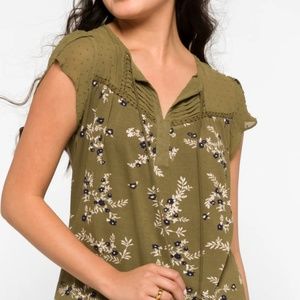 Daniel Rainn Short Sleeve Flutter Tassel Knit Top